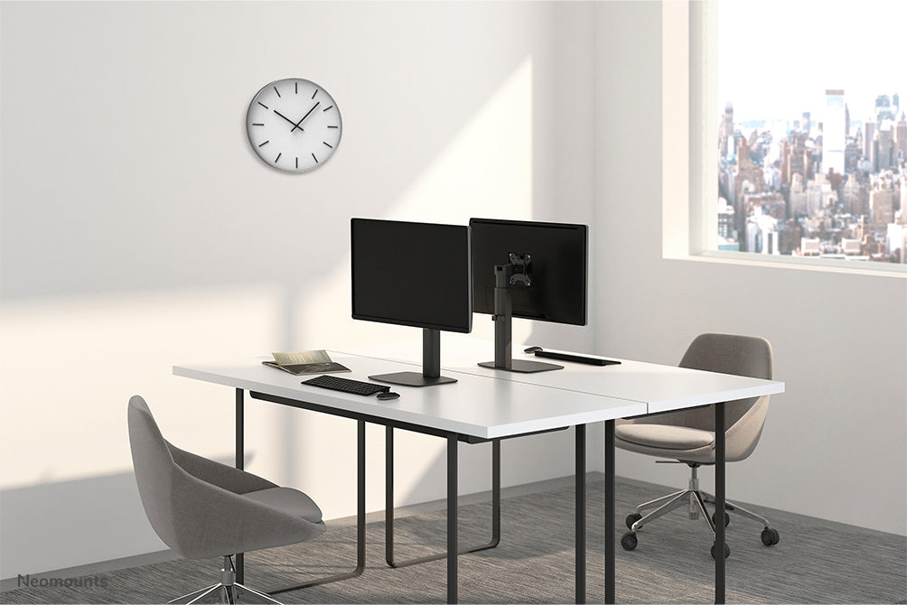 Neomounts FPMA-D865 zwart is een bureausteun voor flat screens t/m 32 inch (81 cm).