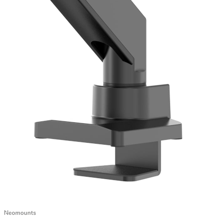 Neomounts NM-D775DX3 zwart is een gasgeveerde bureausteun met crossbar en hendel voor flat screens t/m 27 inch (68,6 cm).