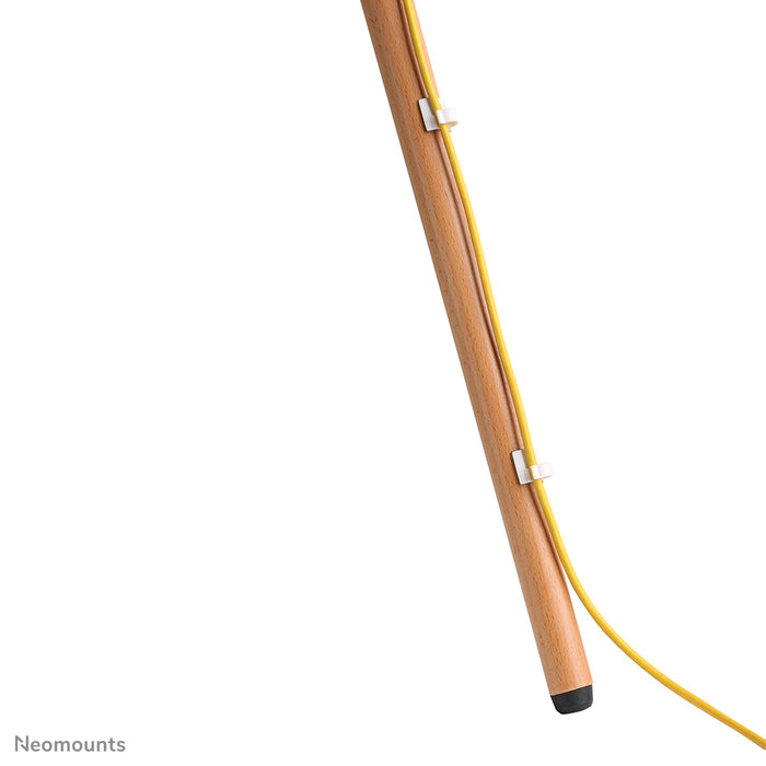 Neomounts NM-M1000 wit is een meubel voor flat screens t/m 70 inch (178 cm).