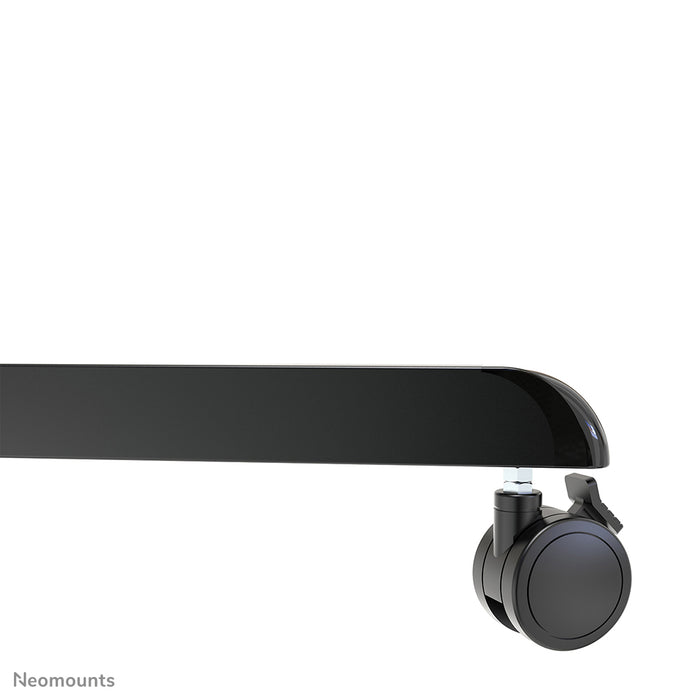 Neomounts NS-M1250 zwart is een verrijdbaar meubel voor flat screens t/m 70 inch (178 cm). Incl. laptop plateau - Zwart