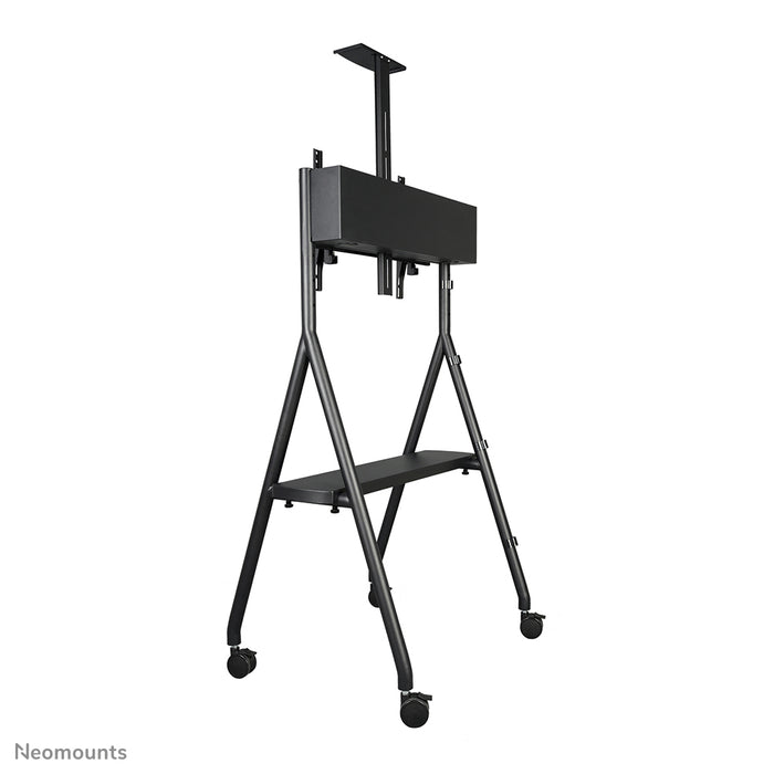 Neomounts NS-M1500black is een verrijdbaar meubel voor flat screens t/m 65 inch (165 cm). Incl. laptop plateau - Zwart