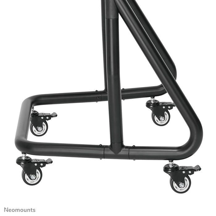 Neomounts NS-M3800 zwart is een verrijdbaar meubel voor flat screens t/m 100 inch (254 cm).