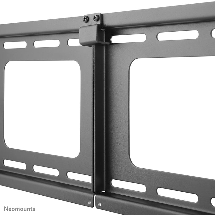 Neomounts NS-WMB200 zwart is een menu board wandsteun voor schermen tot 52 inch (132 cm).