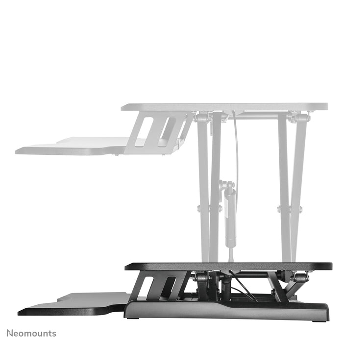 Neomounts zit-sta werkplek, model NS-WS300 zwart, transformeert een standaard werkplek in een gezonde zit-sta werkplek.